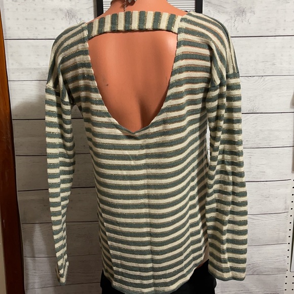 Top - Picture 3 of 3